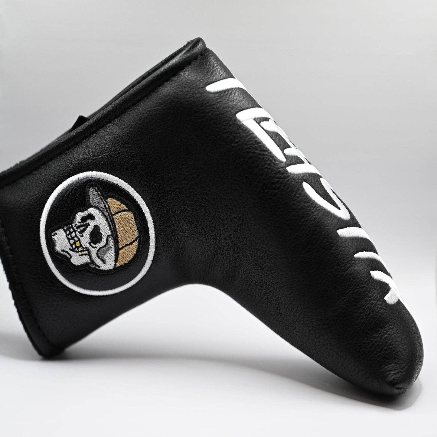 The Traditional Blade Putter Cover